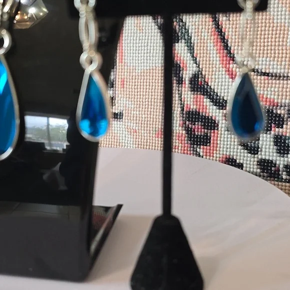 Blue Teardrop Crystal Necklace & Earrings Set Silver Tone Statement Jewelry - Picture 3 of 8